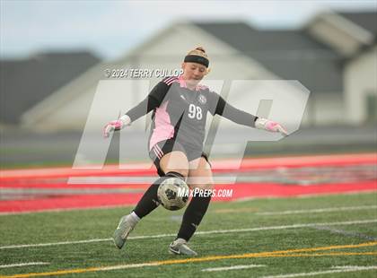 Thumbnail 3 in Skyridge vs. Mountain Ridge (UHSAA 6A Quarterfinal) photogallery.