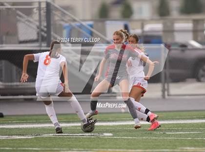 Thumbnail 3 in Skyridge vs. Mountain Ridge (UHSAA 6A Quarterfinal) photogallery.