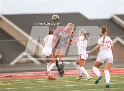 Thumbnail 2 in Skyridge vs. Mountain Ridge (UHSAA 6A Quarterfinal) photogallery.