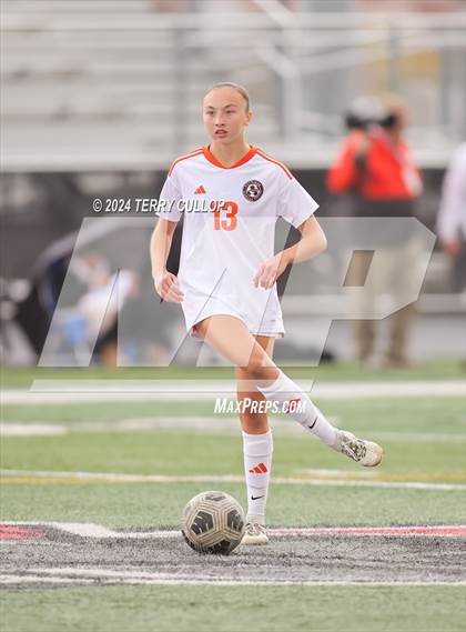 Thumbnail 2 in Skyridge vs. Mountain Ridge (UHSAA 6A Quarterfinal) photogallery.