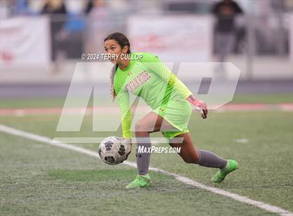 Thumbnail 2 in Skyridge vs. Mountain Ridge (UHSAA 6A Quarterfinal) photogallery.