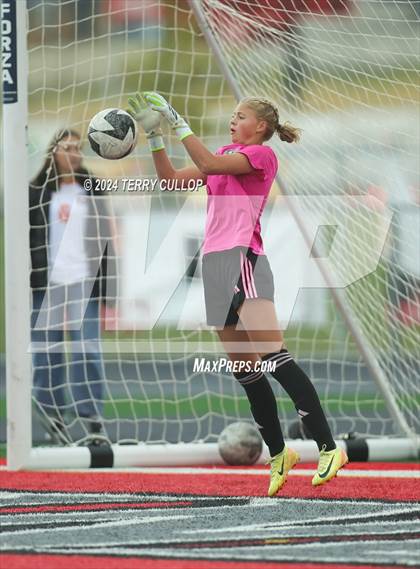 Thumbnail 3 in Skyridge vs. Mountain Ridge (UHSAA 6A Quarterfinal) photogallery.