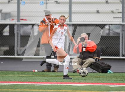 Thumbnail 2 in Skyridge vs. Mountain Ridge (UHSAA 6A Quarterfinal) photogallery.