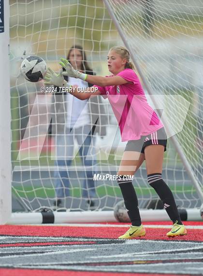 Thumbnail 3 in Skyridge vs. Mountain Ridge (UHSAA 6A Quarterfinal) photogallery.