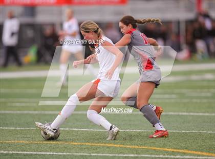 Thumbnail 2 in Skyridge vs. Mountain Ridge (UHSAA 6A Quarterfinal) photogallery.