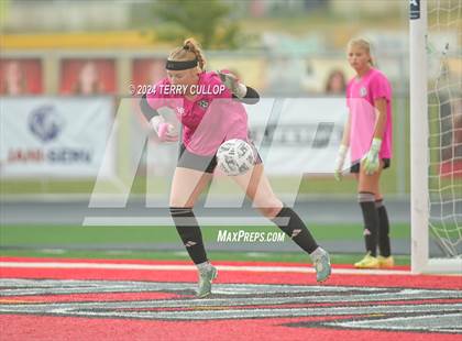 Thumbnail 3 in Skyridge vs. Mountain Ridge (UHSAA 6A Quarterfinal) photogallery.