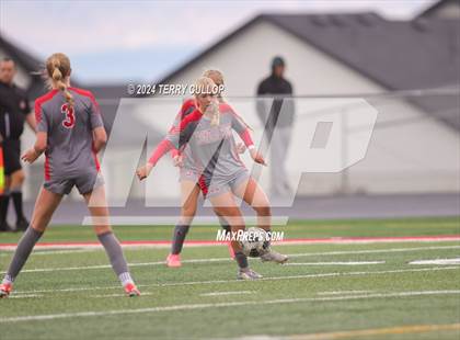 Thumbnail 2 in Skyridge vs. Mountain Ridge (UHSAA 6A Quarterfinal) photogallery.