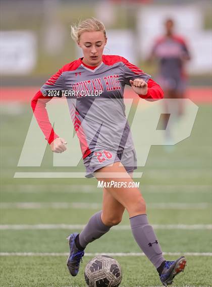 Thumbnail 2 in Skyridge vs. Mountain Ridge (UHSAA 6A Quarterfinal) photogallery.