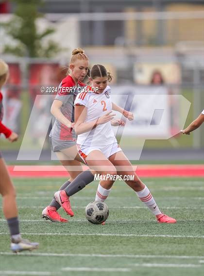 Thumbnail 3 in Skyridge vs. Mountain Ridge (UHSAA 6A Quarterfinal) photogallery.