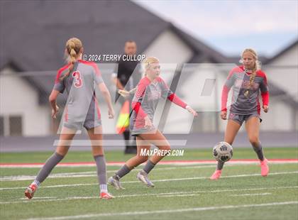 Thumbnail 3 in Skyridge vs. Mountain Ridge (UHSAA 6A Quarterfinal) photogallery.