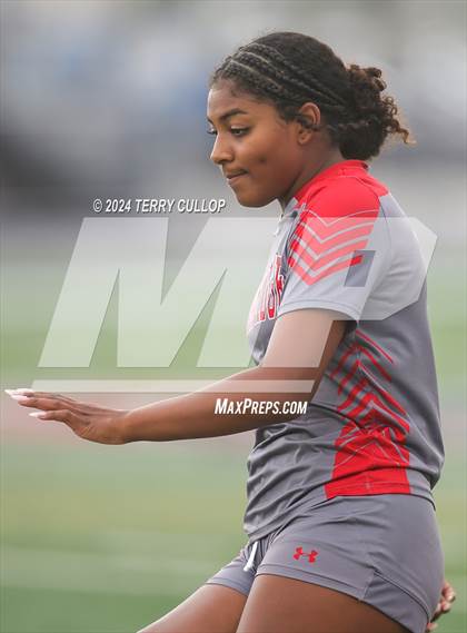 Thumbnail 2 in Skyridge vs. Mountain Ridge (UHSAA 6A Quarterfinal) photogallery.