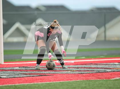 Thumbnail 2 in Skyridge vs. Mountain Ridge (UHSAA 6A Quarterfinal) photogallery.