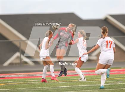 Thumbnail 1 in Skyridge vs. Mountain Ridge (UHSAA 6A Quarterfinal) photogallery.