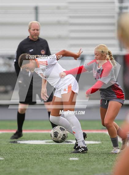 Thumbnail 1 in Skyridge vs. Mountain Ridge (UHSAA 6A Quarterfinal) photogallery.