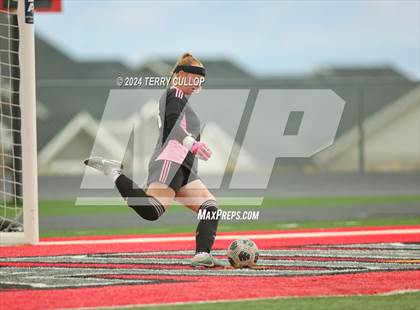 Thumbnail 1 in Skyridge vs. Mountain Ridge (UHSAA 6A Quarterfinal) photogallery.