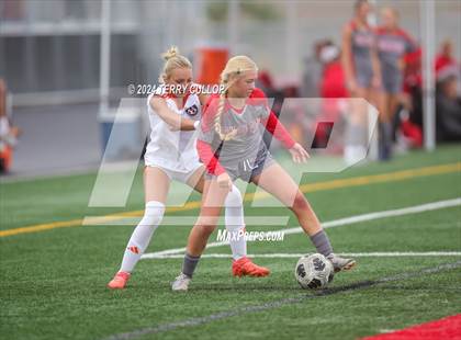 Thumbnail 2 in Skyridge vs. Mountain Ridge (UHSAA 6A Quarterfinal) photogallery.