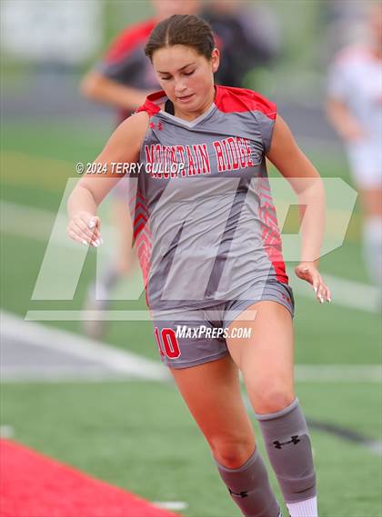 Thumbnail 2 in Skyridge vs. Mountain Ridge (UHSAA 6A Quarterfinal) photogallery.