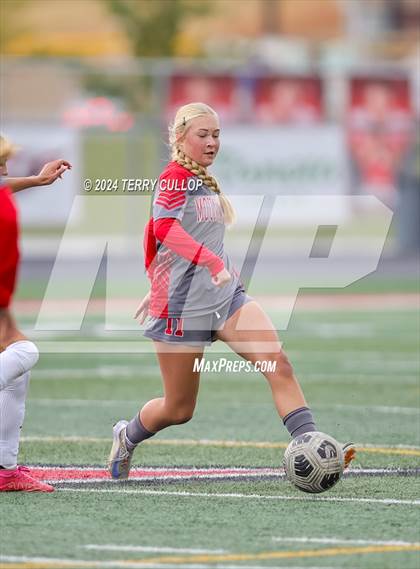 Thumbnail 2 in Skyridge vs. Mountain Ridge (UHSAA 6A Quarterfinal) photogallery.