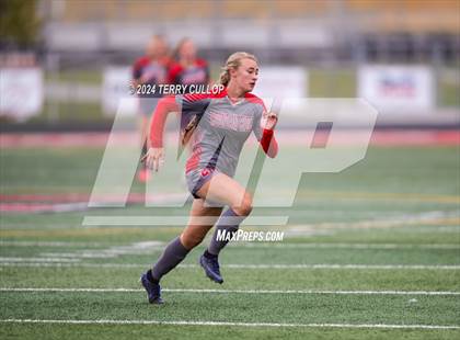 Thumbnail 2 in Skyridge vs. Mountain Ridge (UHSAA 6A Quarterfinal) photogallery.