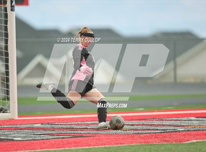 Thumbnail 3 in Skyridge vs. Mountain Ridge (UHSAA 6A Quarterfinal) photogallery.