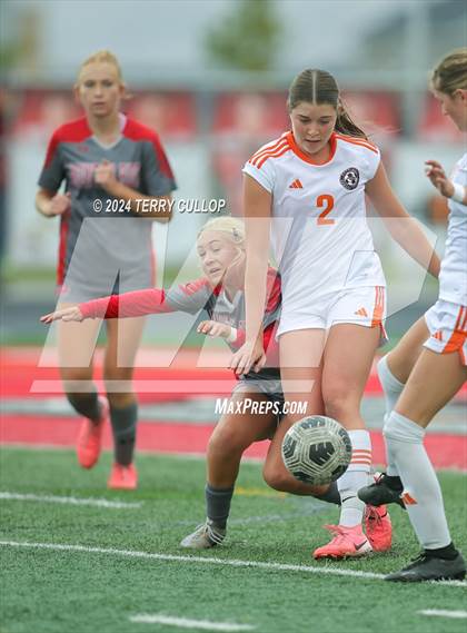 Thumbnail 2 in Skyridge vs. Mountain Ridge (UHSAA 6A Quarterfinal) photogallery.