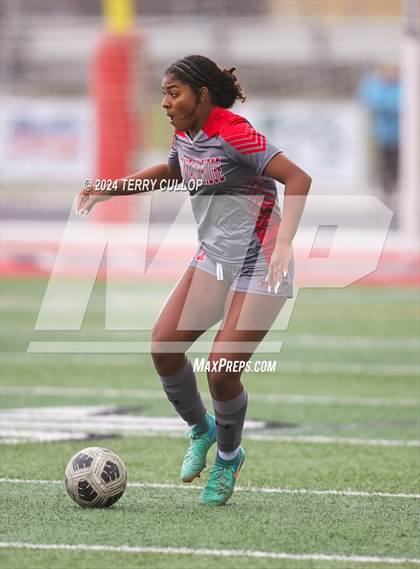 Thumbnail 3 in Skyridge vs. Mountain Ridge (UHSAA 6A Quarterfinal) photogallery.