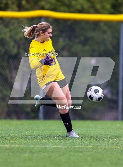 Thumbnail 2 in St. Mary's vs. St. Anthony's (NYS Catholic Championship) photogallery.