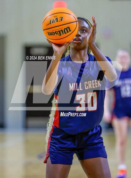 Thumbnail 1 in Hewitt-Trussville vs. Mill Creek (She Got Game Classic) photogallery.