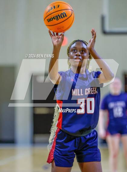 Thumbnail 2 in Hewitt-Trussville vs. Mill Creek (She Got Game Classic) photogallery.