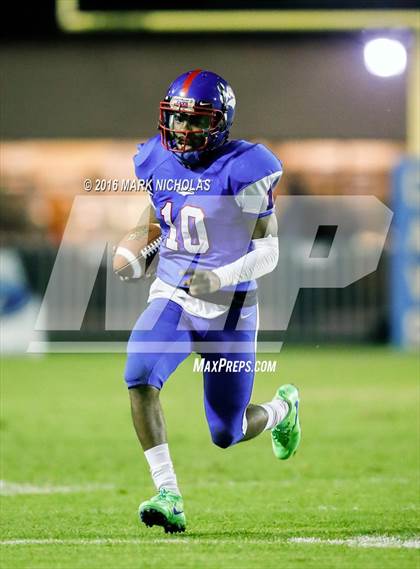 Thumbnail 1 in Santa Margarita @ Serra (CIF-SS Division 1 1st Round) photogallery.