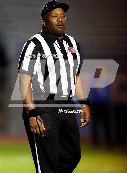 Thumbnail 2 in Santa Margarita @ Serra (CIF-SS Division 1 1st Round) photogallery.