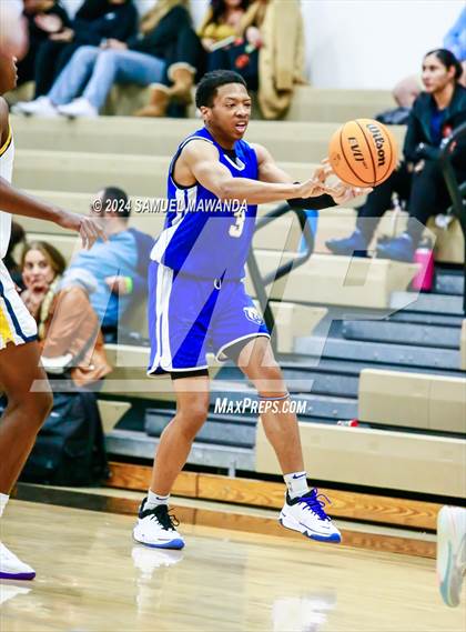 Thumbnail 2 in El Camino Real vs Menlo School (St. Francis Holiday Hoopfest Tournament) photogallery.