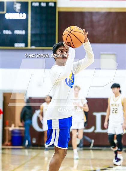 Thumbnail 2 in El Camino Real vs Menlo School (St. Francis Holiday Hoopfest Tournament) photogallery.