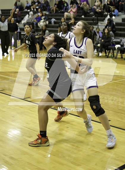 Thumbnail 1 in Fulshear vs Randle photogallery.