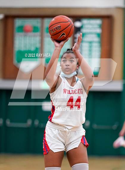 Thumbnail 1 in St. Ignatius vs. Antelope (MLK Tournament) photogallery.