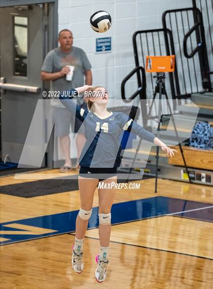 Thumbnail 3 in Cathedral vs Indianapolis Bishop Chatard (City Tourney semi-final) photogallery.