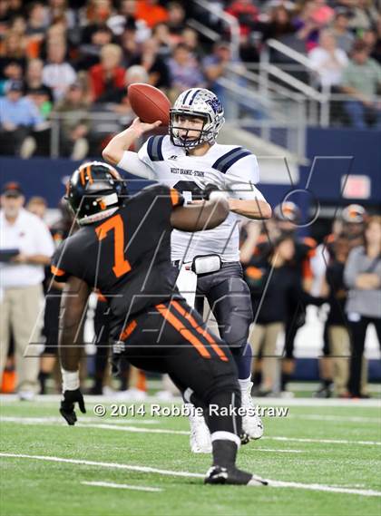 Thumbnail 2 in West Orange-Stark vs. Gilmer (4A UIL Division 2 Final) photogallery.