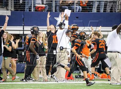 Thumbnail 2 in West Orange-Stark vs. Gilmer (4A UIL Division 2 Final) photogallery.