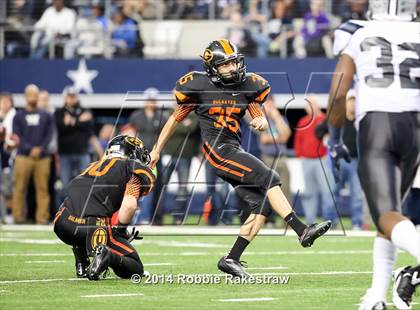 Thumbnail 3 in West Orange-Stark vs. Gilmer (4A UIL Division 2 Final) photogallery.