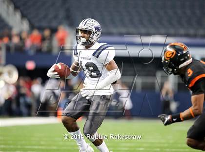 Thumbnail 2 in West Orange-Stark vs. Gilmer (4A UIL Division 2 Final) photogallery.