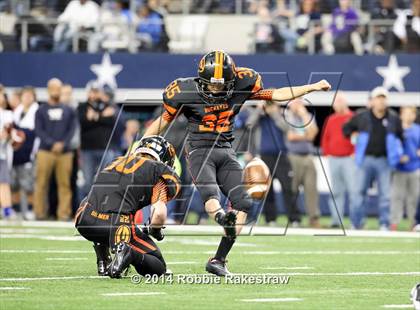 Thumbnail 2 in West Orange-Stark vs. Gilmer (4A UIL Division 2 Final) photogallery.