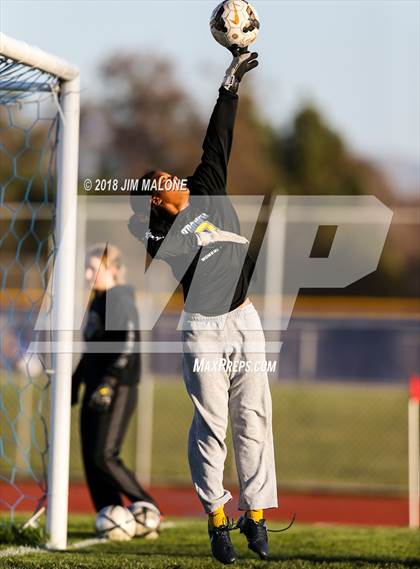 Thumbnail 1 in Newark Memorial vs. Bishop O'Dowd (CIF-NCS D2 Rd1) photogallery.