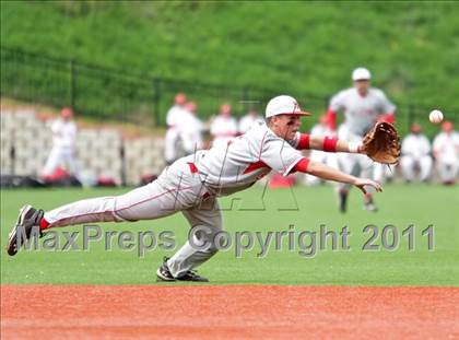 Thumbnail 2 in DeMatha vs. St. John's photogallery.