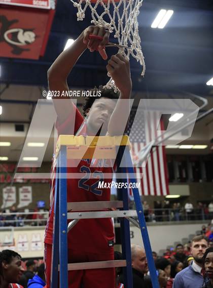 Thumbnail 1 in Fort Wayne Wayne vs. Noblesville (IHSAA 4A Region 3 Championship) photogallery.