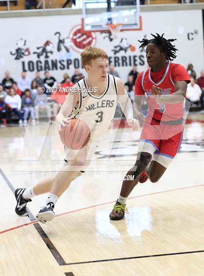 Thumbnail 1 in Fort Wayne Wayne vs. Noblesville (IHSAA 4A Region 3 Championship) photogallery.