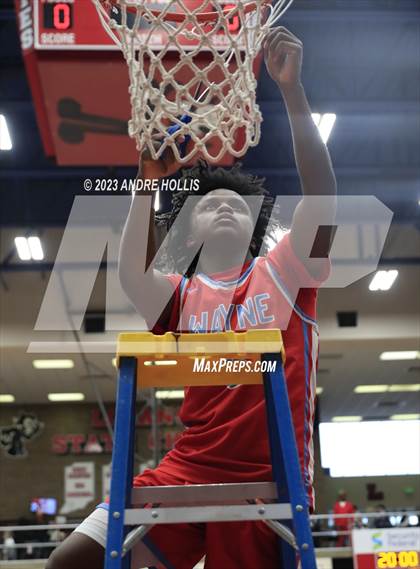 Thumbnail 1 in Fort Wayne Wayne vs. Noblesville (IHSAA 4A Region 3 Championship) photogallery.