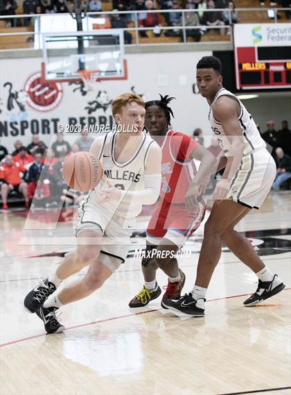 Thumbnail 2 in Fort Wayne Wayne vs. Noblesville (IHSAA 4A Region 3 Championship) photogallery.