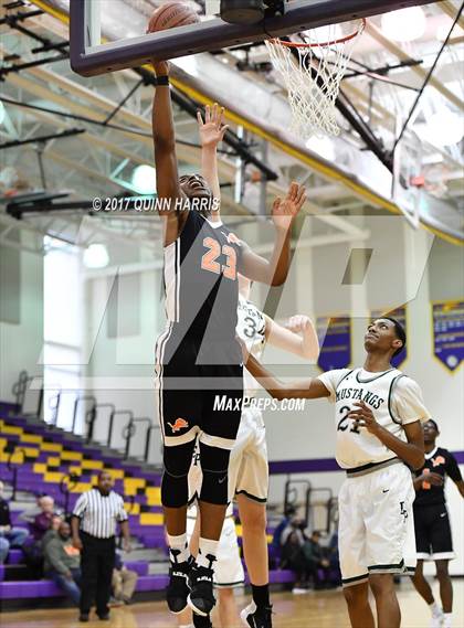 Thumbnail 2 in Evergreen Park vs. Leo (Bob Hambric Shootout) photogallery.