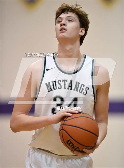 Thumbnail 1 in Evergreen Park vs. Leo (Bob Hambric Shootout) photogallery.