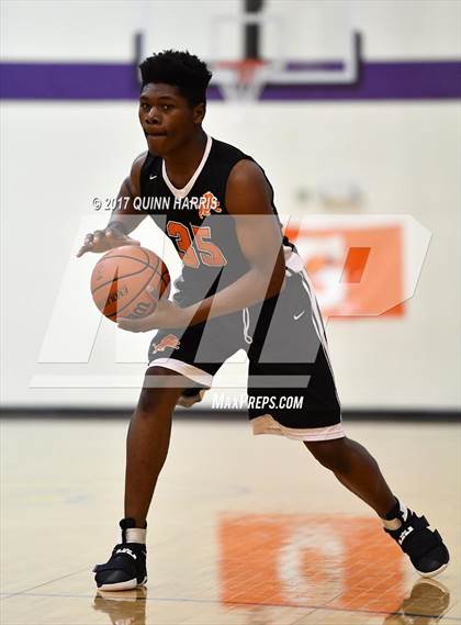 Thumbnail 1 in Evergreen Park vs. Leo (Bob Hambric Shootout) photogallery.